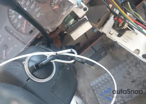 1994 Dodge Ram 1500 z USA, uszkodzony, nr VIN 3B7HC16Y5RM547417